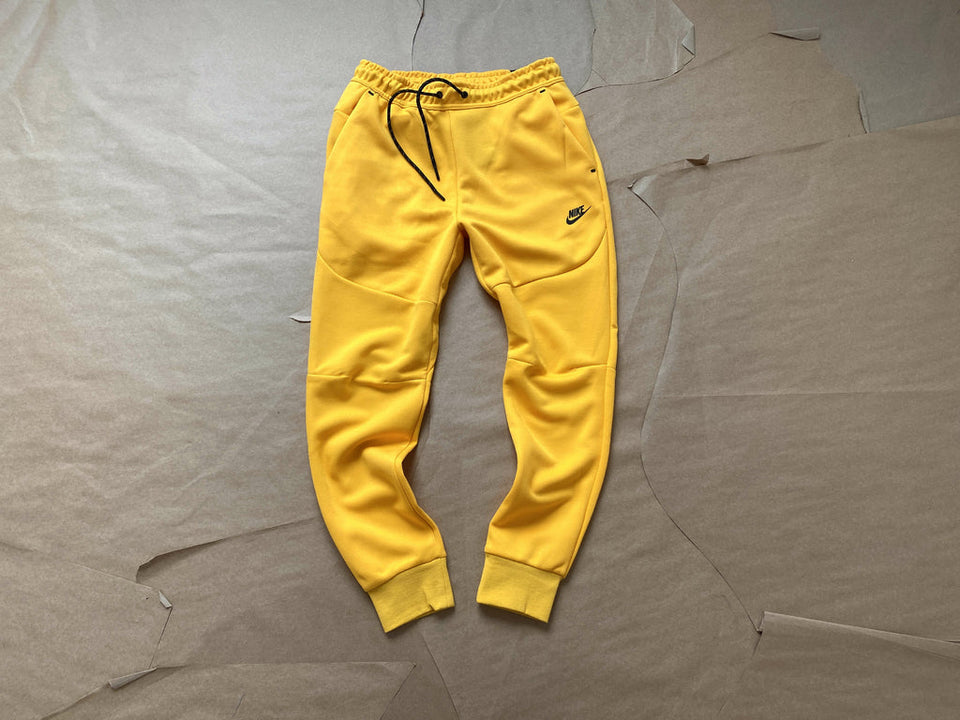 Nike Tech Fleece Yellow